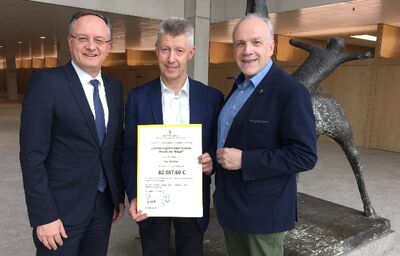Die MdL des Kreises Heidenheim Andreas Stoch (SPD) und Martin Grath (Grüne) mit Frank Schied vom Gerstetter Gemeinderat